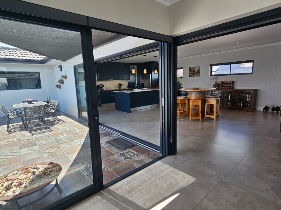 5 Bedroom Property for Sale in Myburgh Park Western Cape